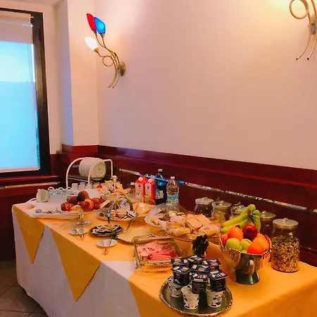 ホテル Cristallo ノヴァーラ