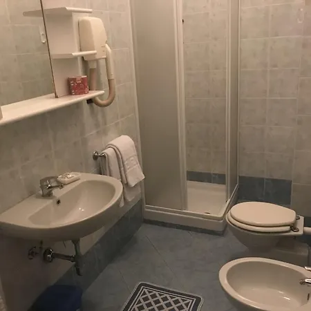 Hotel Cristallo 3*